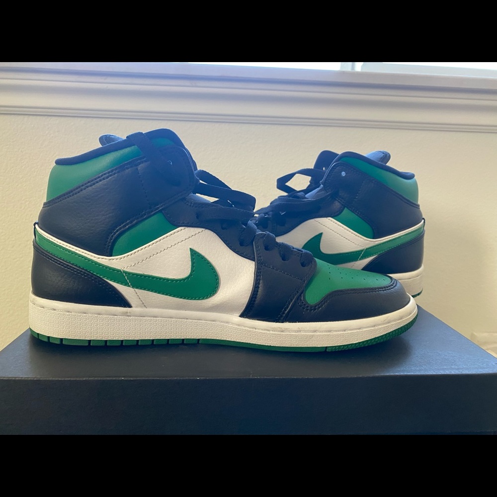Green toes